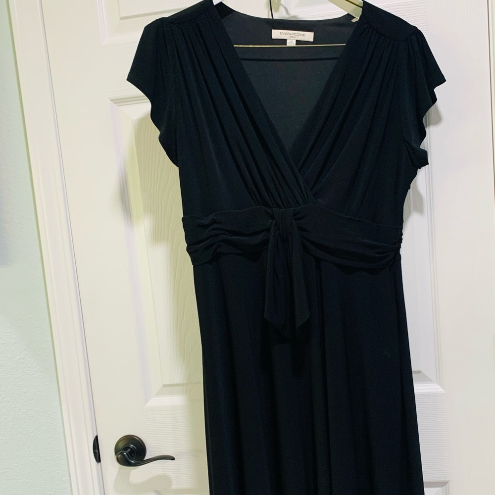 Evan Picone black dress! Who doesn’t love the little black dress? SZ 14 jersey